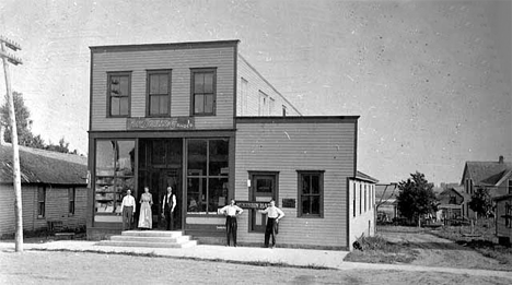 Farmers Store, Hanska Minnesota. 1900