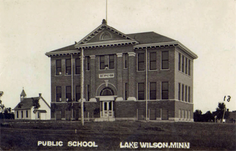 Public school, Lake Wilson Minnesota, 1909