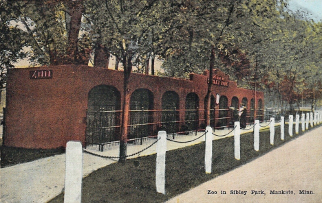 Zoo in Sibley Park, Mankato Minnesota, 1915