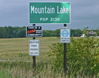 Mountain Lake Minnesota population sign