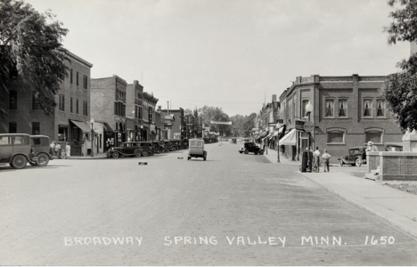 Broadway, Spring Valley Minnesota, 1930