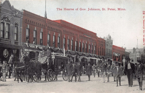 Hearse carrying Minnesota Governor John Johnson, St. Peter Minnesota, 1909