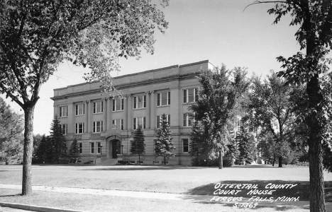 Otter Tail County Court House, Fergus Falls Minnesota, 1940's
