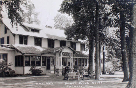 Sunset Beach Hotel, Glenwood Minnesota, 1940's