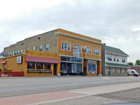 Street scene, Howard Lake Minnesota, 2020