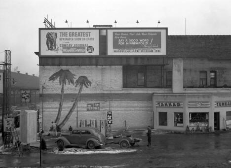 Tankar Gas Station next to PErsian Palms Bar, Washington and Marquette, Minneapolis Minnesota, 1937