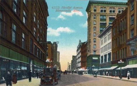 Looking north on Nicollet from 8th Street, Minneapolis Minnesota, 1910's