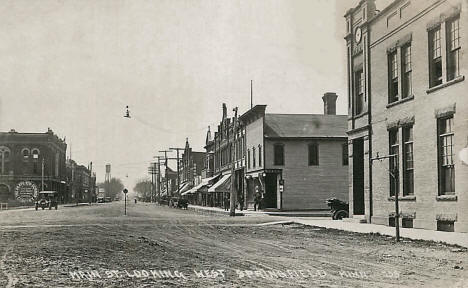 Main Street looking west, Springfield Minnesota, 1917