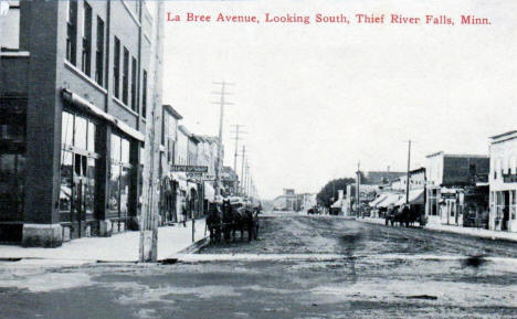 La Bree Avenue looking south, Thief River Falls Minnesota, 1912
