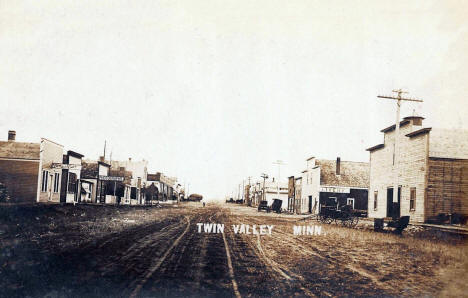 Street scene, Twin Valley Minnesota, 1907