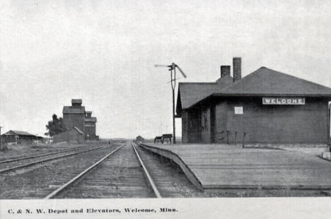 Chicago and North Western Depot and Elevators, Welcome Minnesota, 1910's