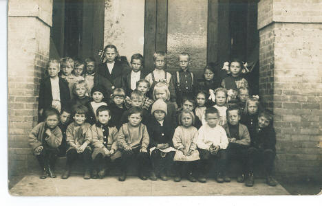 Second grad class photo, Lincoln Elementary School, Little Falls, Minnesota, 1914.