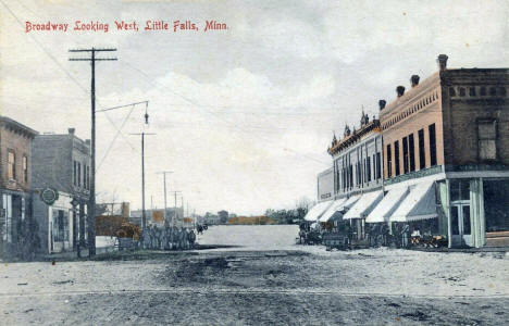 Broadway looking west, Little Falls Minnesota, 1909