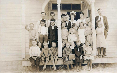 Walnut Grove School Class of 1916