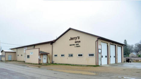 Former Jerry's Repair building, Windom Minnesota, 2021