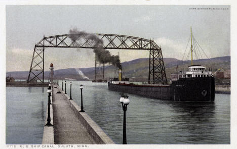Steamer passing through the shipping canal, Duluth, Minnesota, 1910